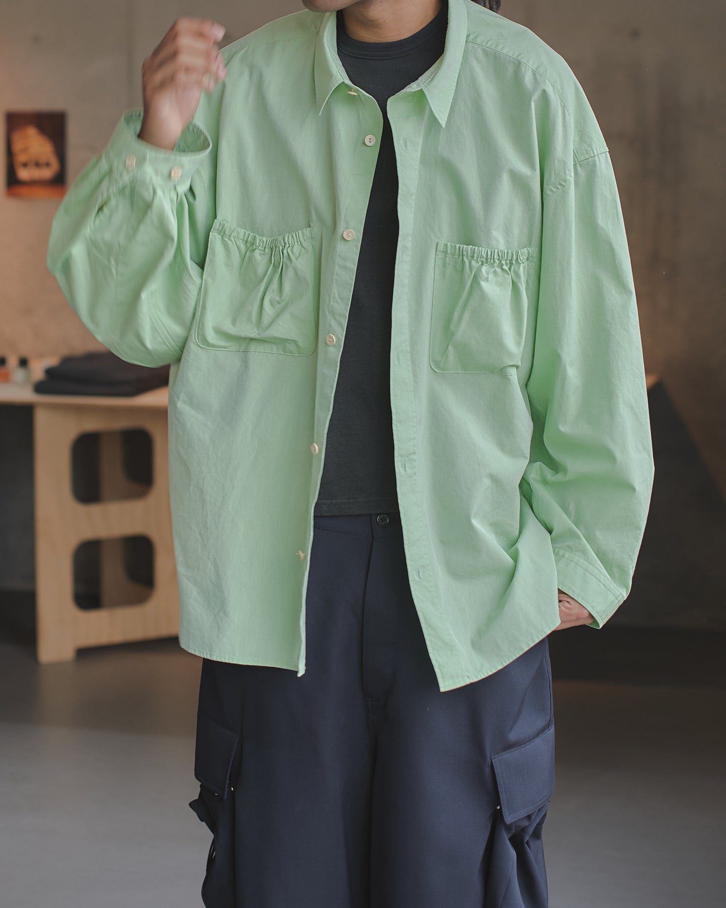 RESH-029 | WRIST PATCH WIDE SHIRT