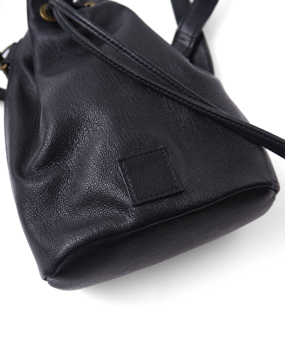 REAC-CCU02 | CCU LEATHER "KINCHAKU" BAG